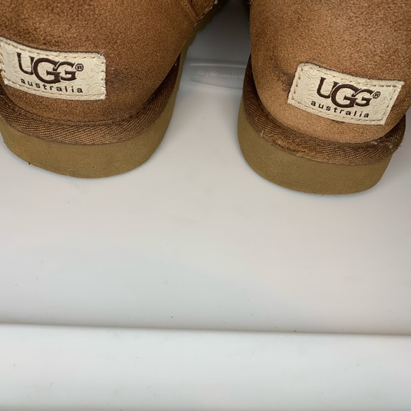 UGG Classic Short Sz 8 - Picture 6 of 12